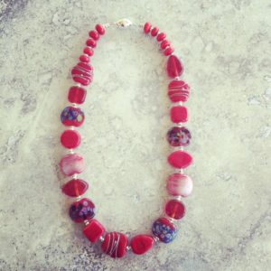 Making custom necklaces… – Julie Frahm – Glass Jewellery